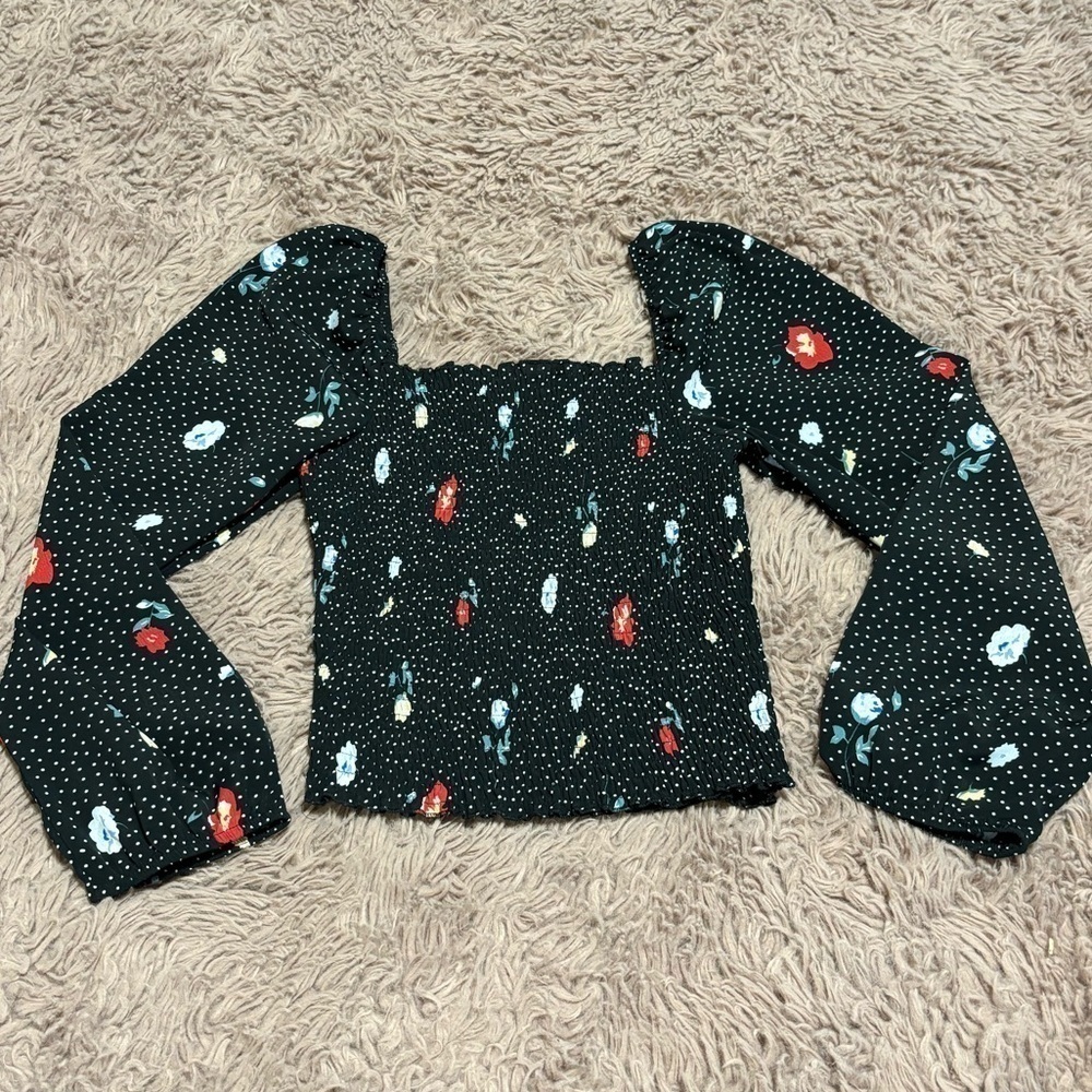Abercrombie and Fitch Women Black Floral Smocked Crop Blouse